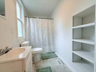 613 N Center St, Clinton, IL 61727 - photo 6