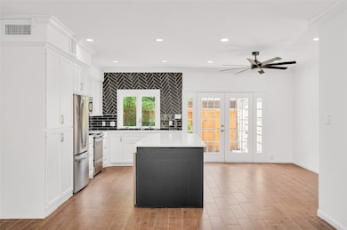 High ceilings on the first floor
