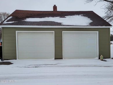 1104 S 11th St, Grand Forks, ND 58201 - photo 2