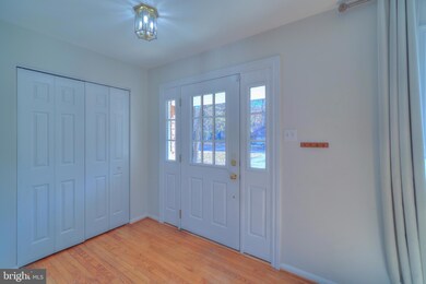 2509 Freetown Dr, Reston, VA 20191 - photo 3