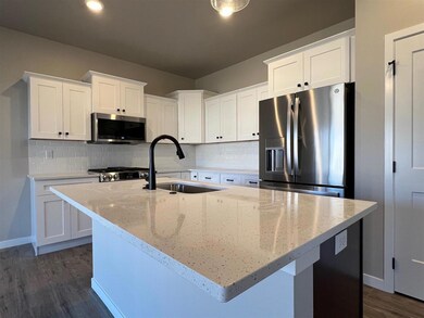 821 Prairie View Dr, West Branch, IA 52358 - photo 4