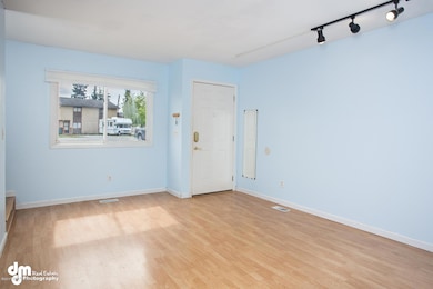 2621 Fatemeh Circle Anchorage-large-012-