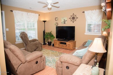 7808 Rochelle Rd, Louisville, KY 40228 - photo 2