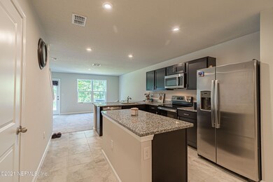 5935 Creekside Crossing Dr, Jacksonville, FL 32210 - photo 4