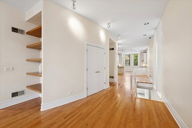 unlisted-address, Chicago, IL 60657 - photo 5