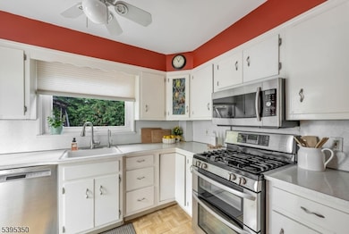 431 Goffle Rd, Wyckoff, NJ 07481 - photo 5