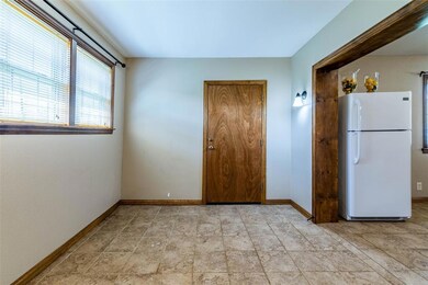 938 W Coffin St, Denison, TX 75020 - photo 6