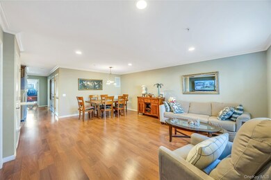 17 Hunter Dr, Central Islip, NY 11722 - photo 4