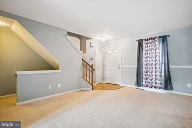 1719 Vonnies View Ct, Woodbridge, VA 22192 - photo 5