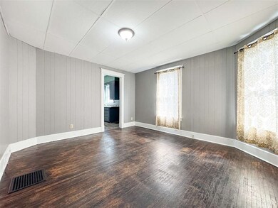 1552 5th Ave, Terre Haute, IN 47807 - photo 2