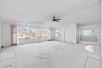 048-434337- living room (2)