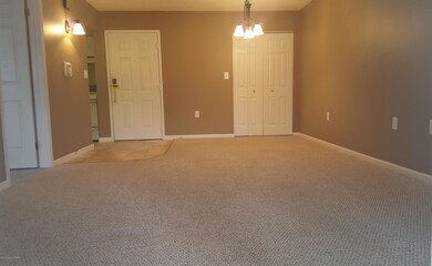 3 Village Cir unit 102, Stroudsburg, PA 18360 - photo 5