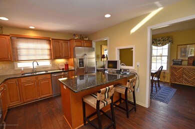 KITCHEN & DINING