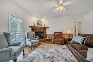 GAS FIREPLACE in den!!!