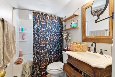 1120 24th St SE, Cedar Rapids, IA 52403 - photo 7