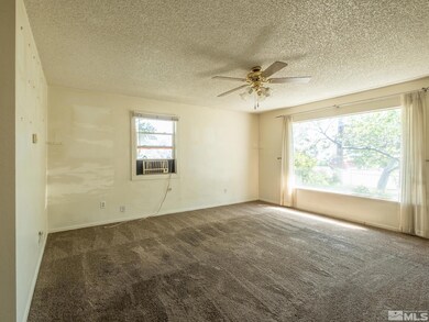 909 10th St, Sparks, NV 89431 - photo 5