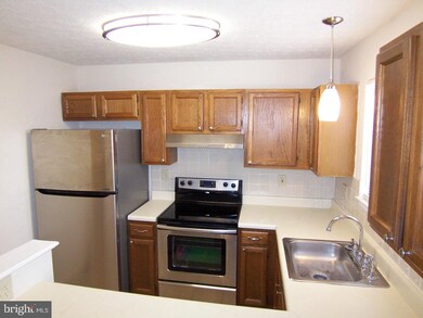 852 W Spring Meadow Ct, Edgewood, MD 21040 - photo 4