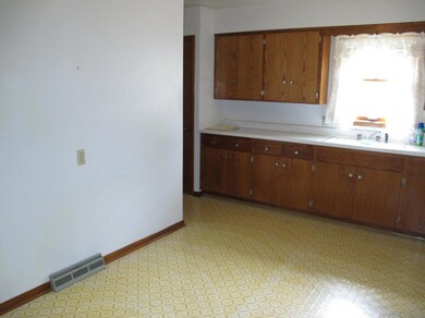 12-245kitchen3