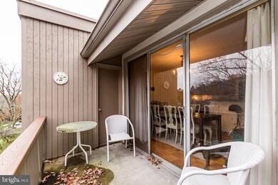 114 Cross Keys Rd unit R114E, Baltimore, MD 21210 - photo 3