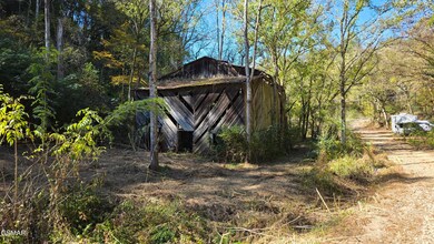 1876 Upper Middle Creek Rd, Sevierville, TN 37876 - photo 7