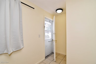 1616 Lee Terrace Dr unit C9, Wickliffe, OH 44092 - photo 2