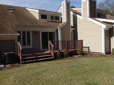 122 Duck Hollow Cir, Stroudsburg, PA 18360 - photo 4