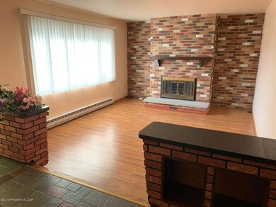 308 Cardinal Dr, Kingston, PA 18704 - photo 5