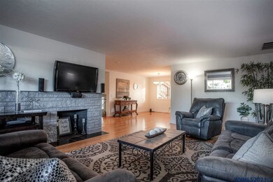 6221 11th Ave NE, Keizer, OR 97303 - photo 4