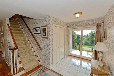 1209 Carlyle Dr, Schenectady, NY 12309 - photo 3