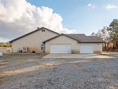 8135 Winmar Rd, Hesperia, CA 92344 - photo 3