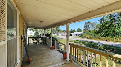 300 E Clouse St, Mountain Grove, MO 65711 - photo 2