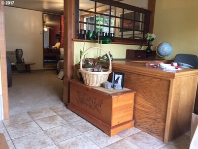 617 Herman St, Myrtle Point, OR 97458 - photo 5
