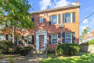 4016 47th St NW unit 2, Washington, DC 20016 - photo 2