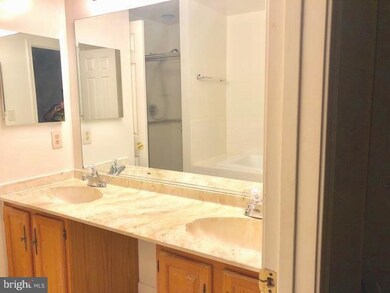 9313 Creekview Dr, Laurel, MD 20708 - photo 6