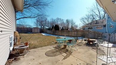 1640 Swallow St, Naperville, IL 60565 - photo 3