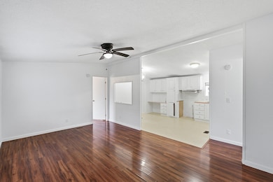 900 E Rankin Rd unit 42, Tulare, CA 93274 - photo 5