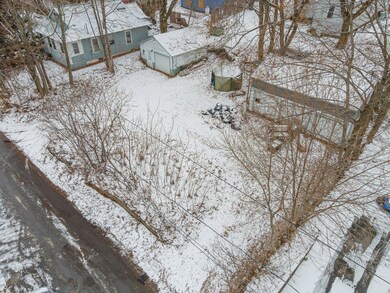 27 Spofford St, Claremont, NH 03743 - photo 2