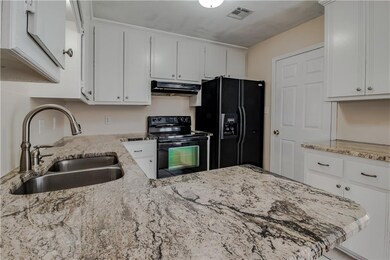 609 Golden Eagle Dr, Norman, OK 73072 - photo 3