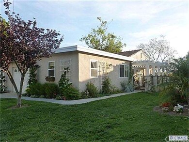 Cul de sac street - front yard