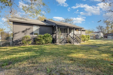 701 E Brin St, Terrell, TX 75160 - photo 4
