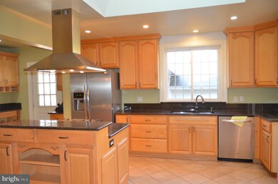 6614 Van Winkle Dr, Falls Church, VA 22044 - photo 3