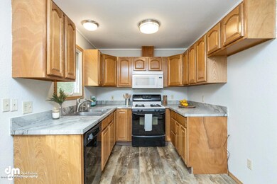 24.   Kitchen-ELKO8132-FULL