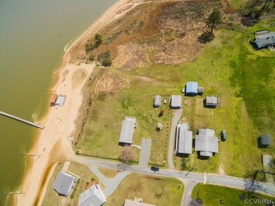 512 Marine Dr, Dunnsville, VA 22454 - photo 7