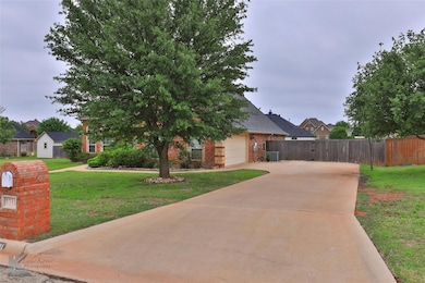 1311 Saddle Lakes Dr, Abilene, TX 79602 - photo 3