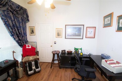 828 Abbots Ln, Denton, TX 76205 - photo 7