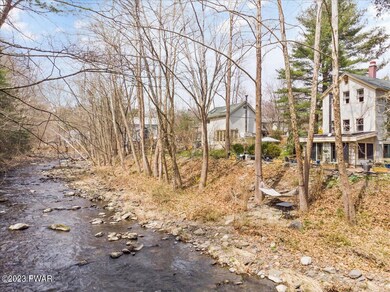 144 Sawkill Ave, Milford, PA 18337 - photo 5