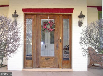 8 W 3rd St, Waynesboro, PA 17268 - photo 2