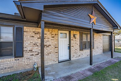 2015 Wood Ct, Granbury, TX 76048 - photo 6