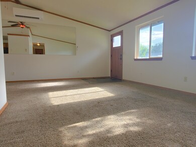 1548 SW 34th St, Redmond, OR 97756 - photo 5