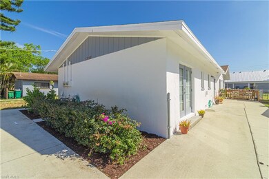 1358 Highlands Dr, Naples, FL 34103 - photo 3